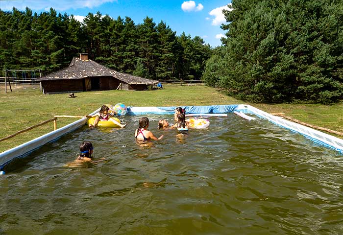 obozy młodziezowe z basenem